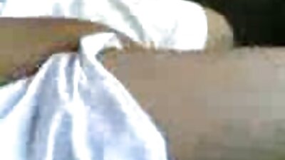 كبيرة الصدر النجم يصطدم عايز افلام سكس اسرائيلي مع الكتلة في الغابة